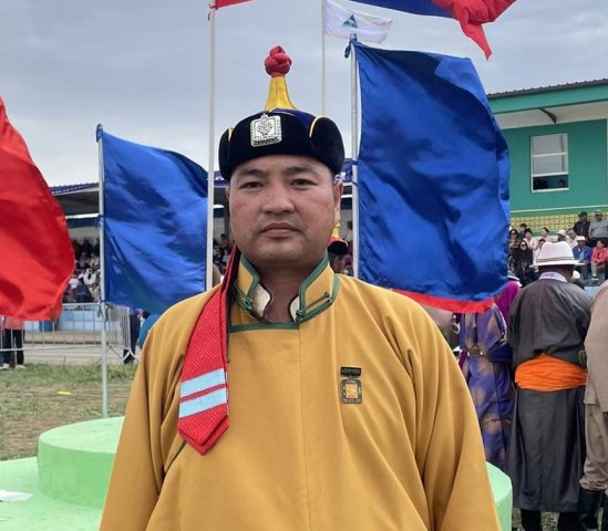 Э.Мөнхбаатар